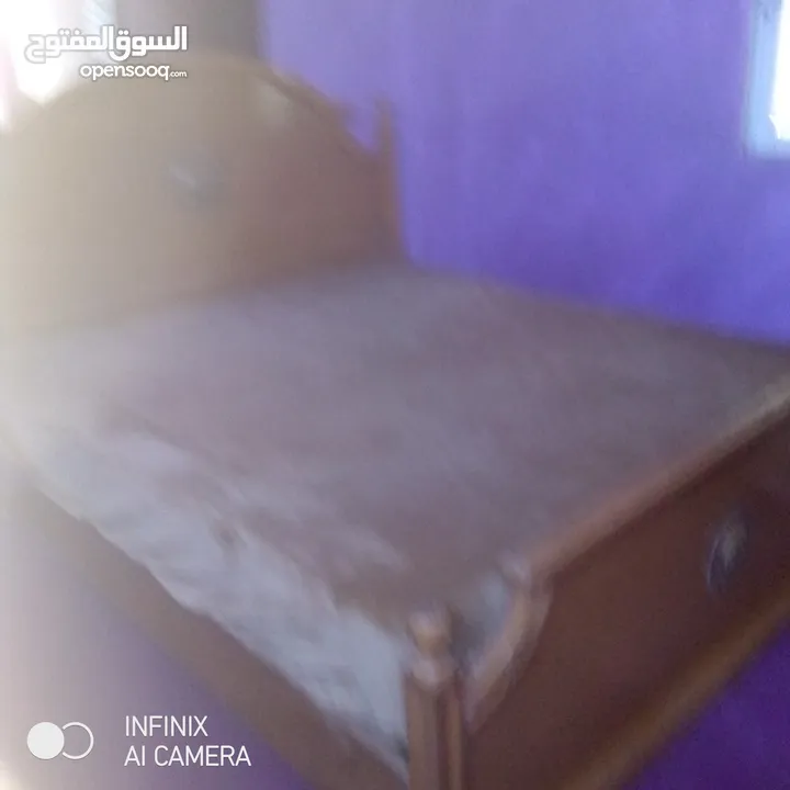 سرير غرفه نوم خشب زان الاصلي مع فرشه زنبرك للبيع