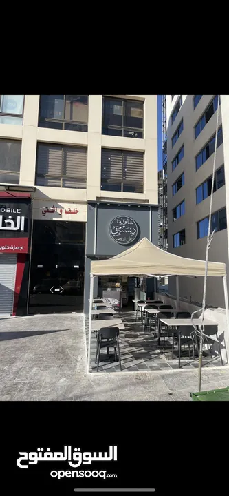 مطعم للبيع بخلو منطقه السابع مرخص ومدفوع مواقف او البيع مع كامل المعدات جاهز من جميعو لا ينقصه شئ