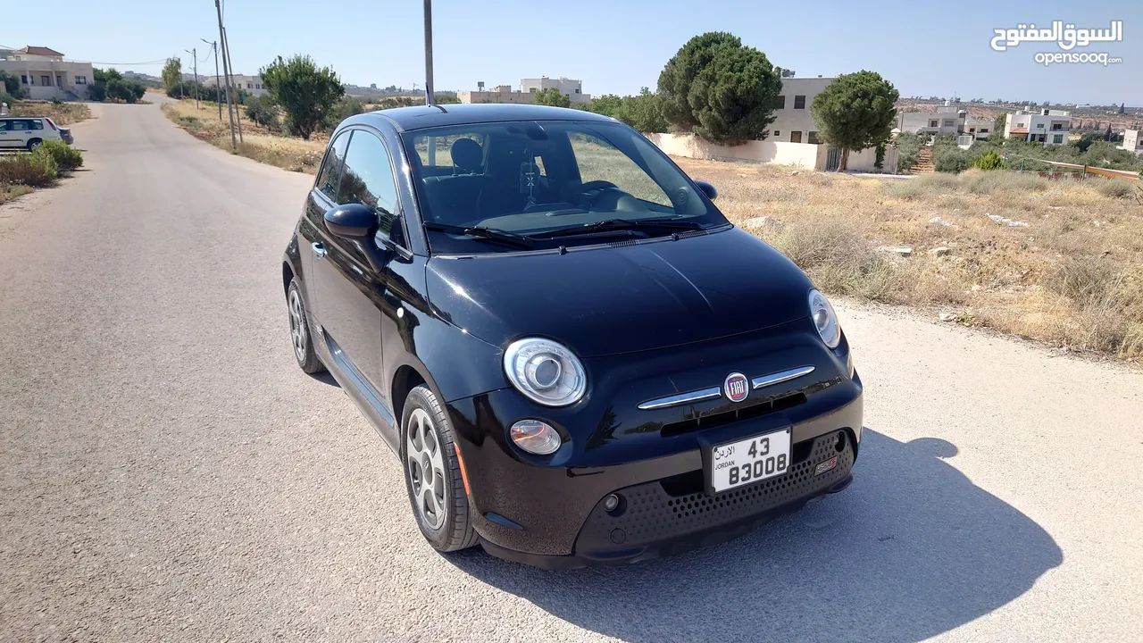 فيات 500e موديل 2017 لون اسود