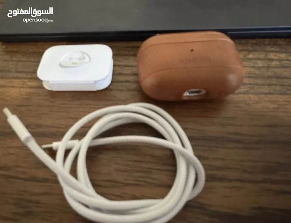 Apple Original air-pods pro 2 + andar  leather case سماعة