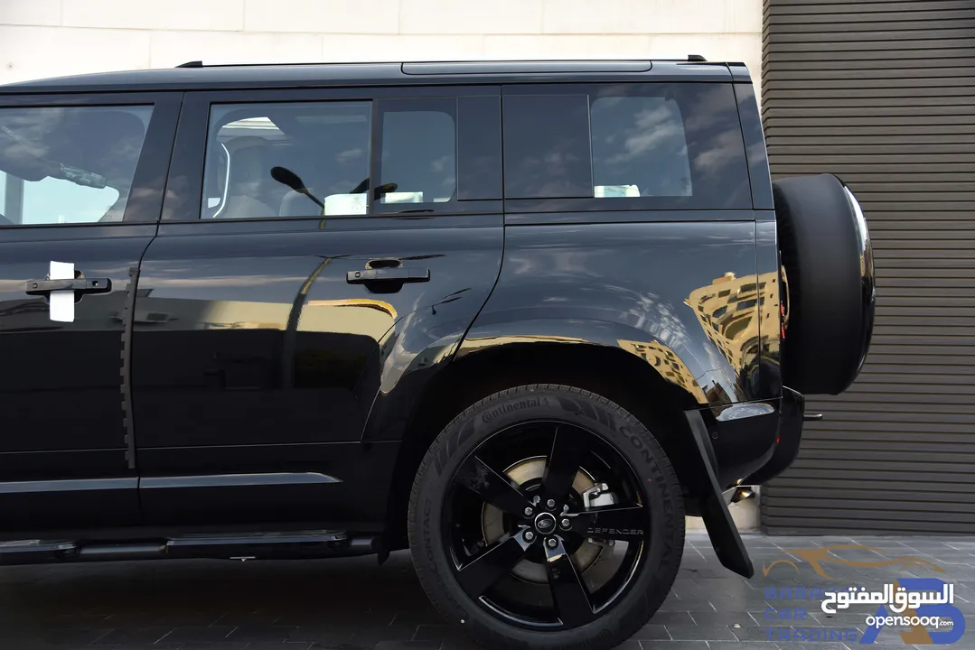 لاندروفر ديفندر مايلدهايبرد بلاك ايديشن2025 Land Rover Defender P400 110 X-Dynamic HSE Black Edition