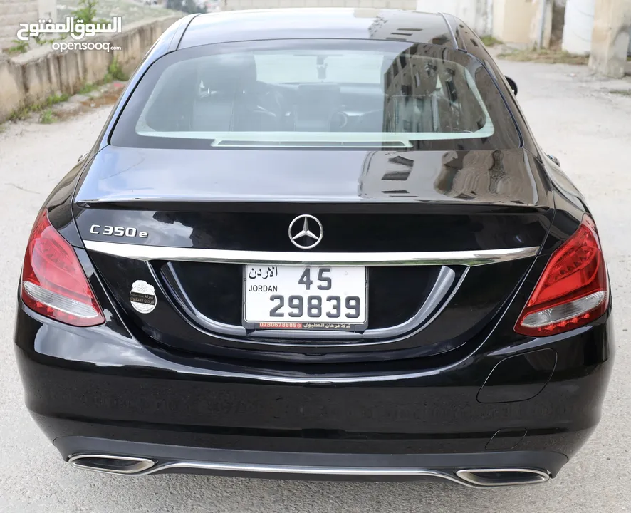 Marcedes Benz c350e 2017 بحالة. الوكالة فعليا ما في بنظافتها بالبلد الحمدلله ماشية 33 الف مايل فقط