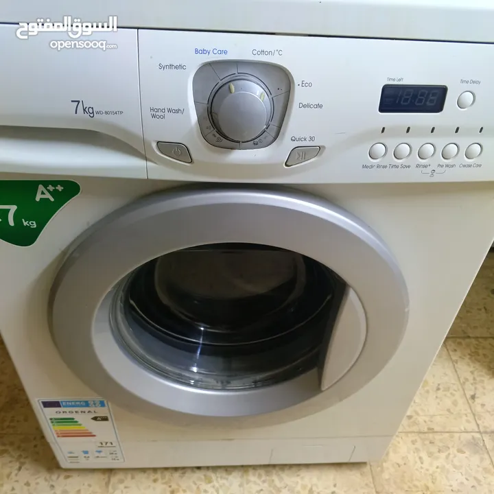 غسالة ال جي 7 كيلو بحالة ممتازة شغالة مية بالمية