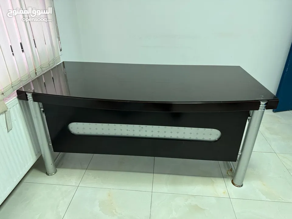 مكاتب للبيع
