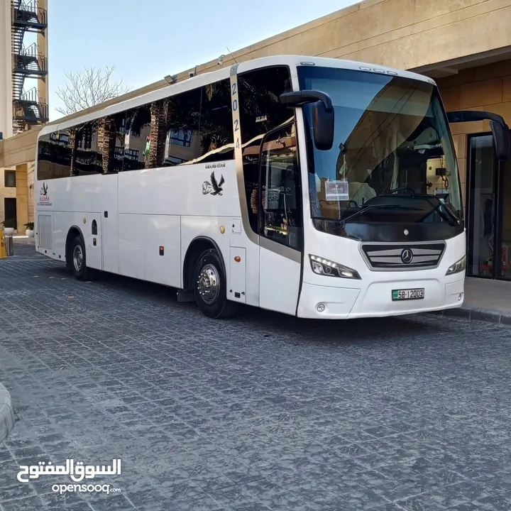خدمات توصيل من والى المطار باحدث الفانات والسيارات والحافلات باصات  جروبات سياحيه نقل من والى سوريا