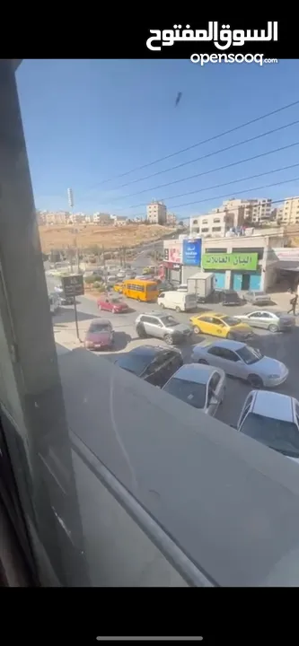 محل حلويات للبيع في طبربور/ دوار الدبابة موقع مميز عالشارع الرئيسي، مرخص ومجهز بكامل المعدات