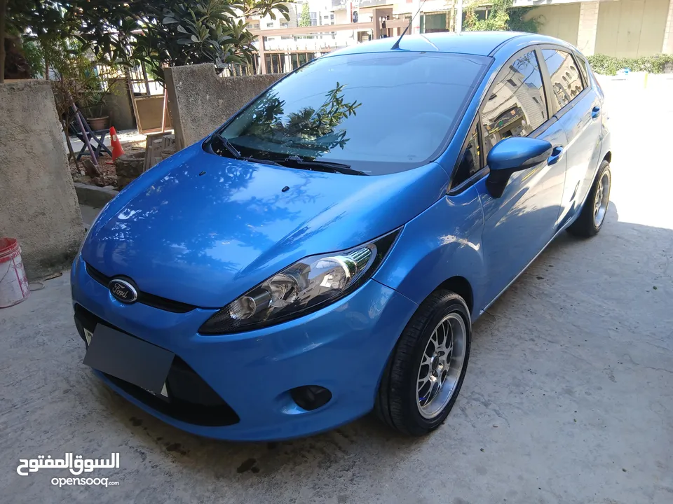 فورد فيستا 2012 بحالة ممتازة للبيع