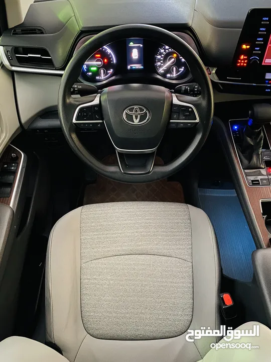 TOYOTA SIENNA LE HYBRID 2021 السيارة جاهزه إلا ستخدام