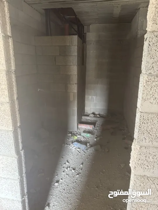 شقة عظم مقطعة للبيع