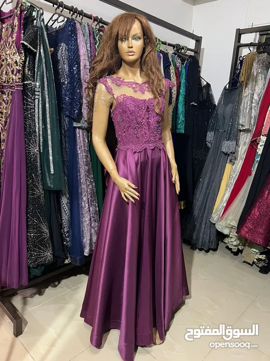 فساتين للبيع بسعر مغري