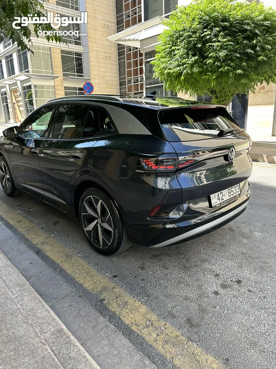فوكس فاجن ID4 Crooz pro piano Black    2022وارد شركه البستنجي
