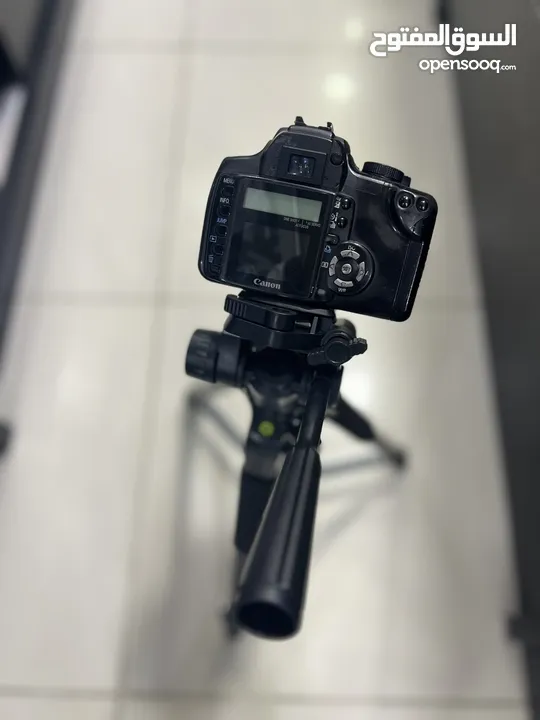كاميرا كانون للبيع بحاله ممتازه عدسة f2.4 50mm