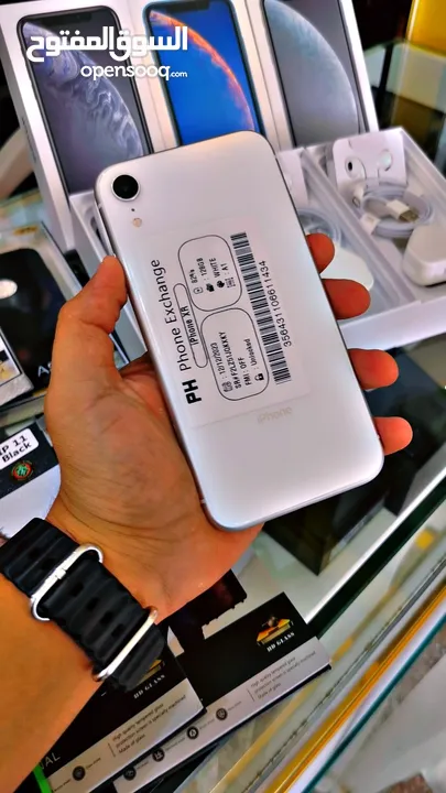 بأقل سعر : iPhone XR 128gb هواتف نظيفة جدا بدون اي شموخ أو مشاكل بحالة الوكالة مع ضمان و ملحقاتها