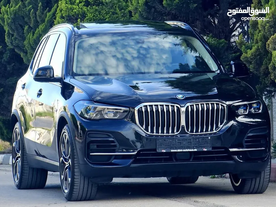 بنزين. وكهربا. BMW. 45e. هايبرد بلج ان.