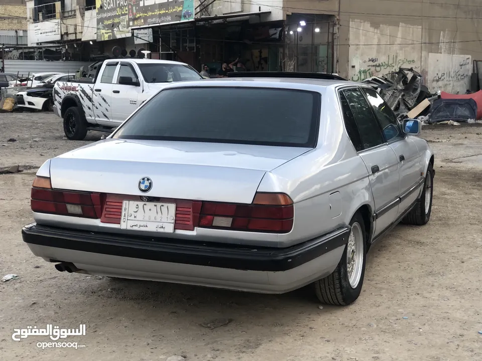 BMW السيارة حلوة ومعمرة بالجديد