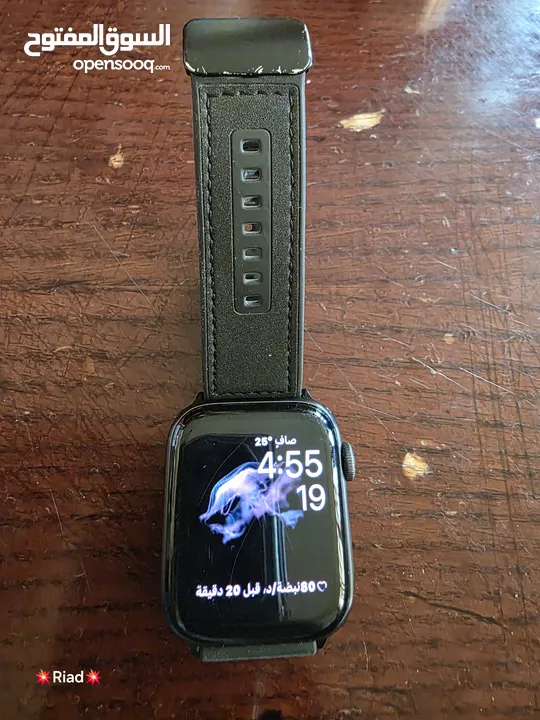 ساعة ابل se
