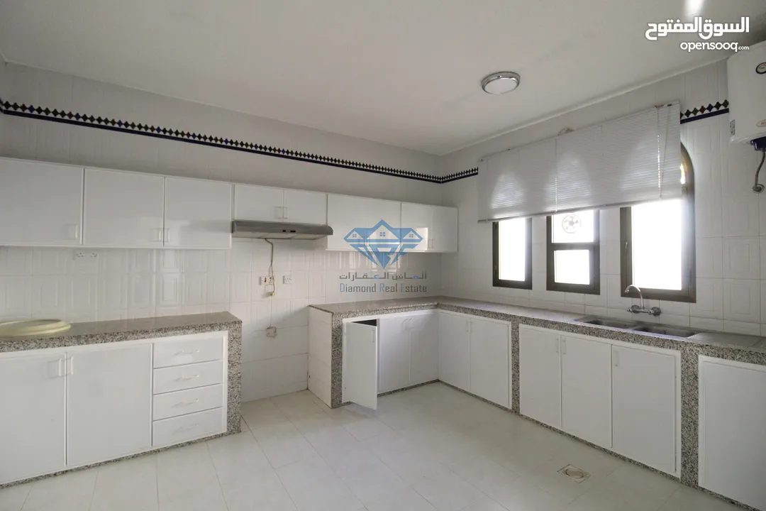 #REF891 3BR + maidroom Villa for Rent in Shatti al Qurum