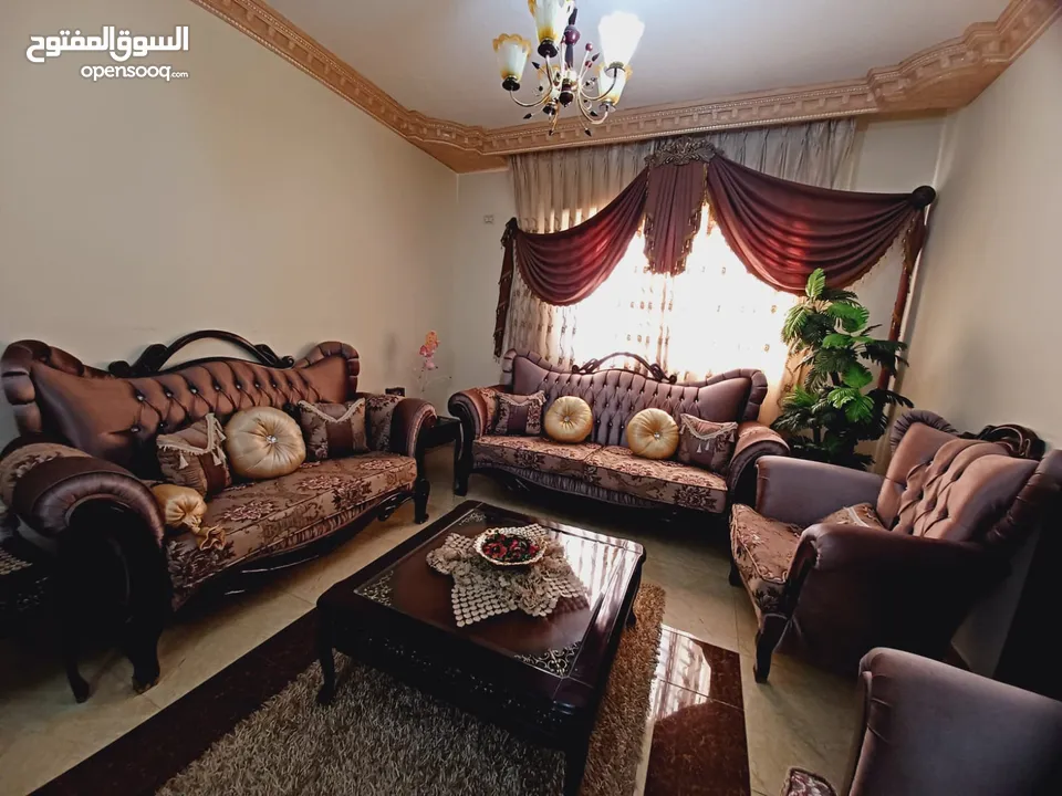 طقم كنب +سفره للبيع
