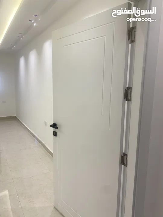شقة مميزه وفاخره - الجبيهه- ام زويتينه-شارع الاردن - بالقرب من مدارس الرواد ومسجد سويلمين- اطلاله