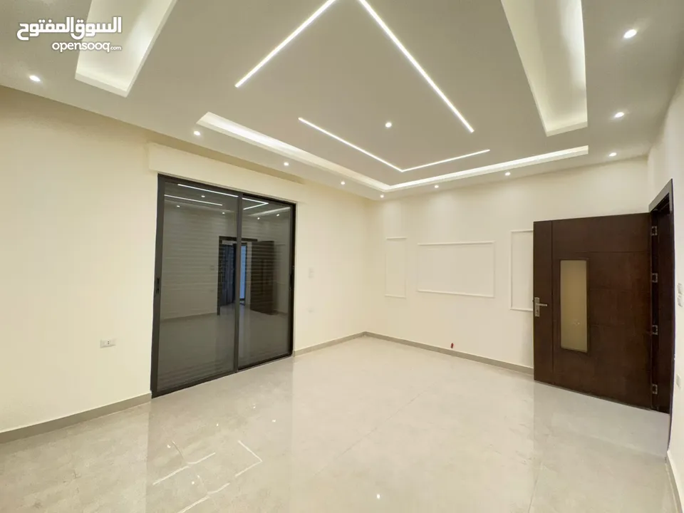 شقة سوبر ديلوكس للبيع بالقرب من طريق المطار 1.3كم