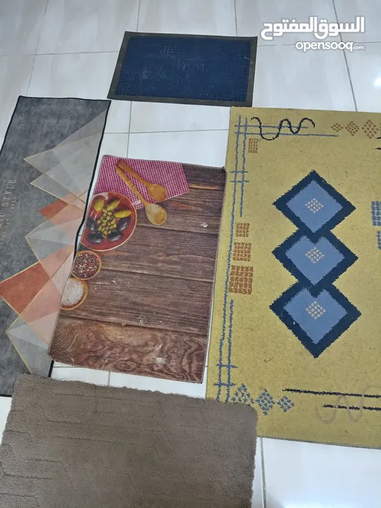 للبيع  سجاد عدد 7 دعاسات عدد 5 ماكينة قهوه شغاله ما فيها شي كلهم مع بعض
