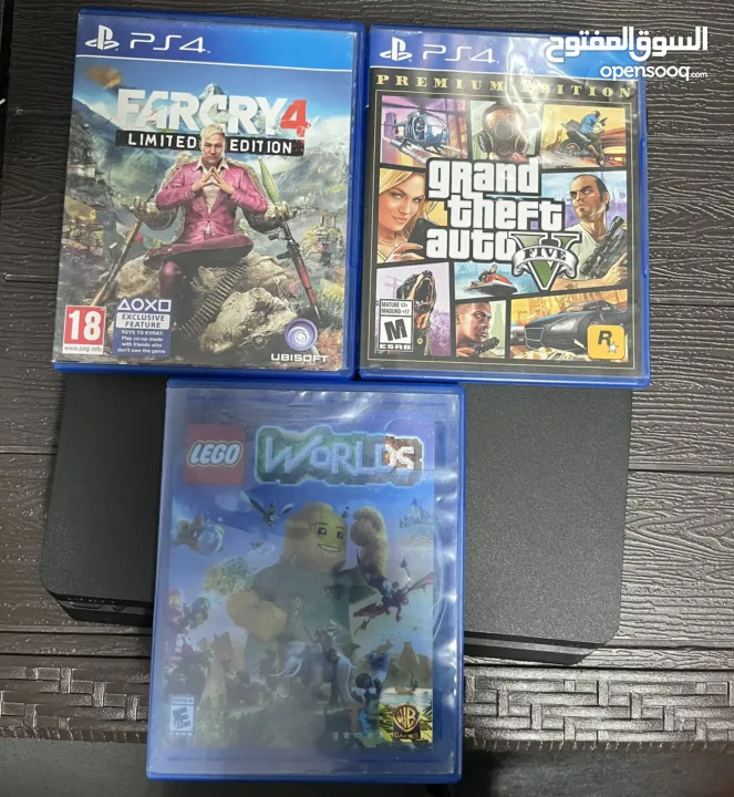 بلايستيشن sony 4 slim مع ايدتين و 3 كفرات و 3 ألعاب و جميع الملحقات الأصلية استعمال خفيف