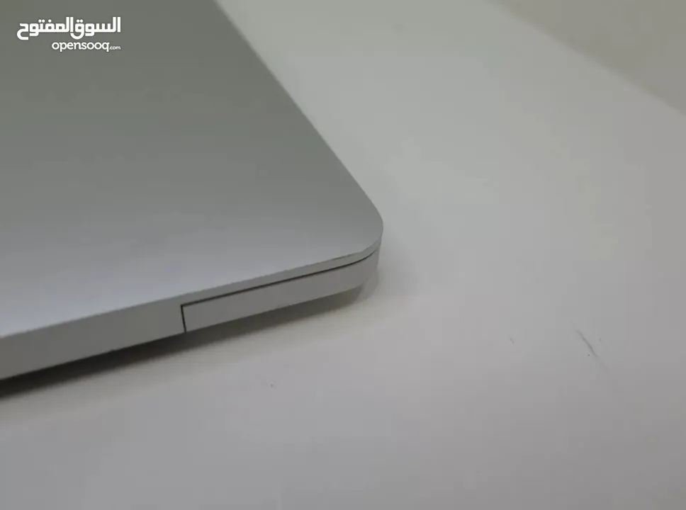 Macbook pro 16 2019 شبة جديد