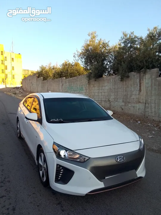 هونداي ايونك فل ما عدا الفتحه كهرباء موديل 2017 بسعر مغري