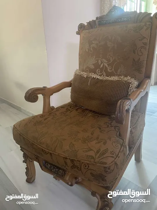 طقم كنب مستعمل بحاله جيده للبيع