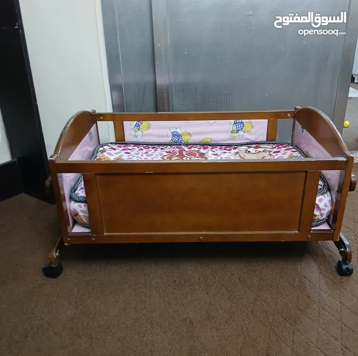 تخت بيبي خشب