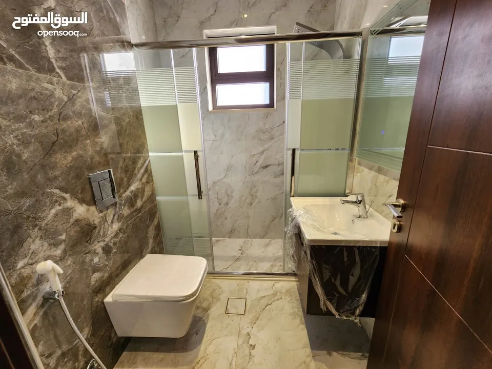 شقة للبيع على طريق المطار ( البنيات ) ref : 14366