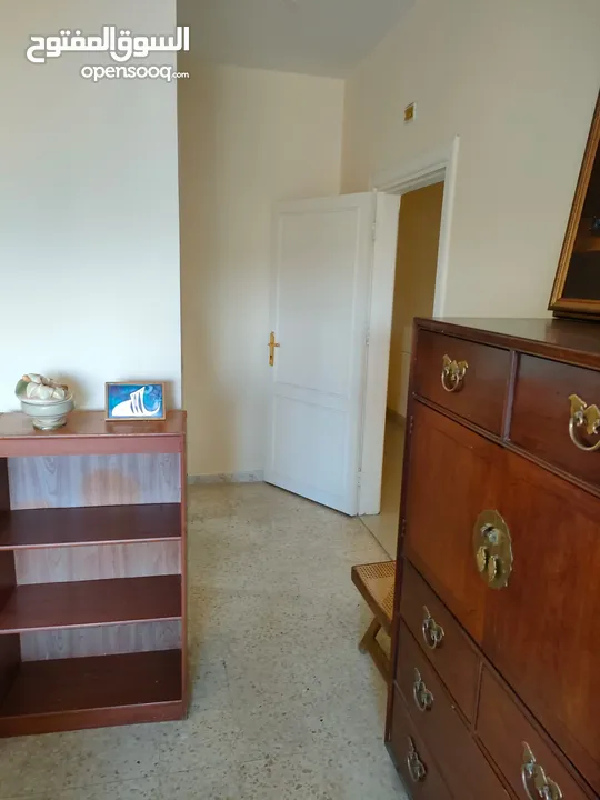 Furnished Shmeisani flat for rent