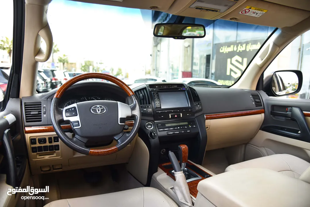 Toyota Land Cruiser GXR V8 2015 تويوتا لاند كروزر بحالة الوكالة