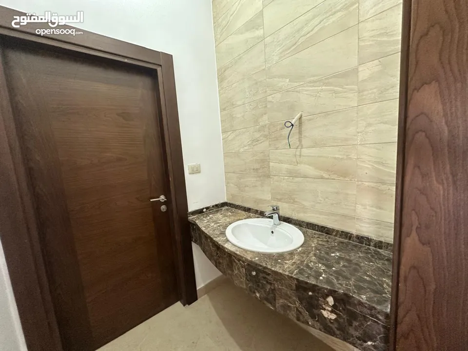 Villa for sale in Airport Road ( Property 42868 )-174804489