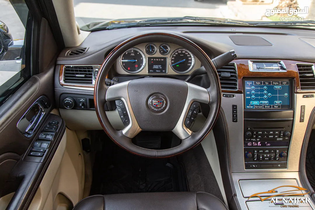 Cadillac Escalade Xl 2012 Platinum   السيارة مميزة جدا و قطعت مسافة 144,000 كيلو متر
