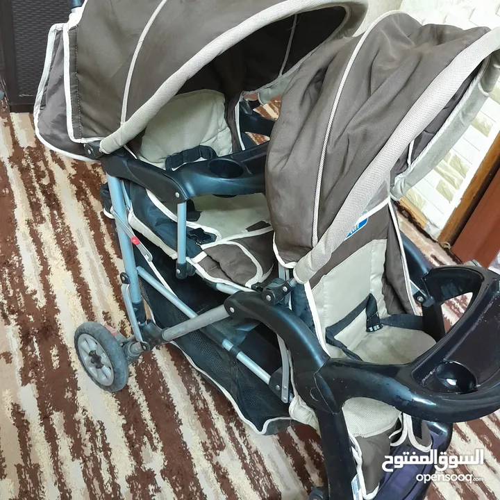 عرباي توأم خلف بعض