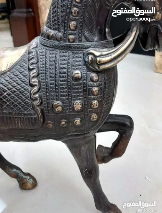 جميل جدا  من البرونز حصان فارسي ثقيل شغل ونقش يدوي قطعه قديمه فاخرة جدا