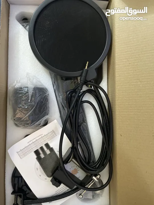 للبيع جداد غير مستخدمات سعر المايك 100  سعر الماوس باد 50  يوجد توصيل