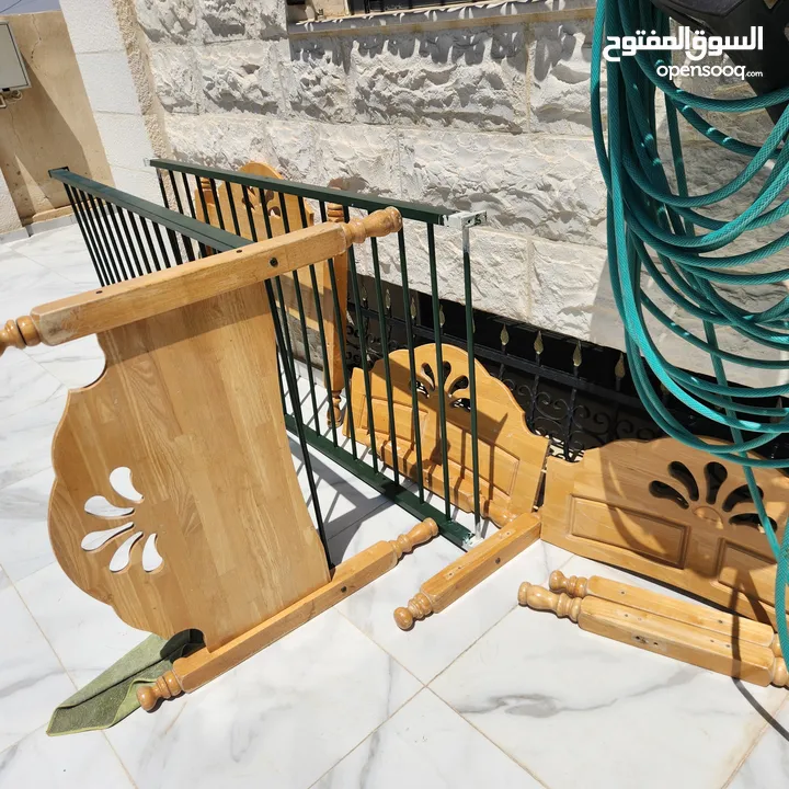 اثات غرقة نوم لشخصين مع كوميدينا