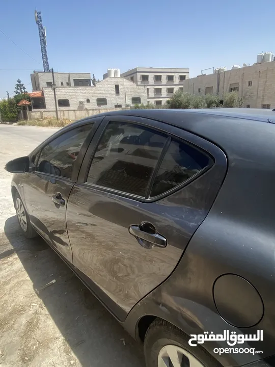 تويوتا بريوس سي 2013