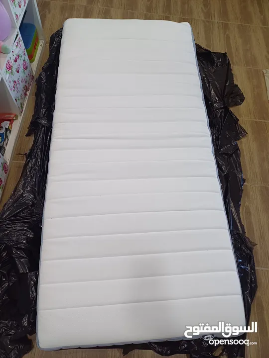 MATRESS 200x90cm like new