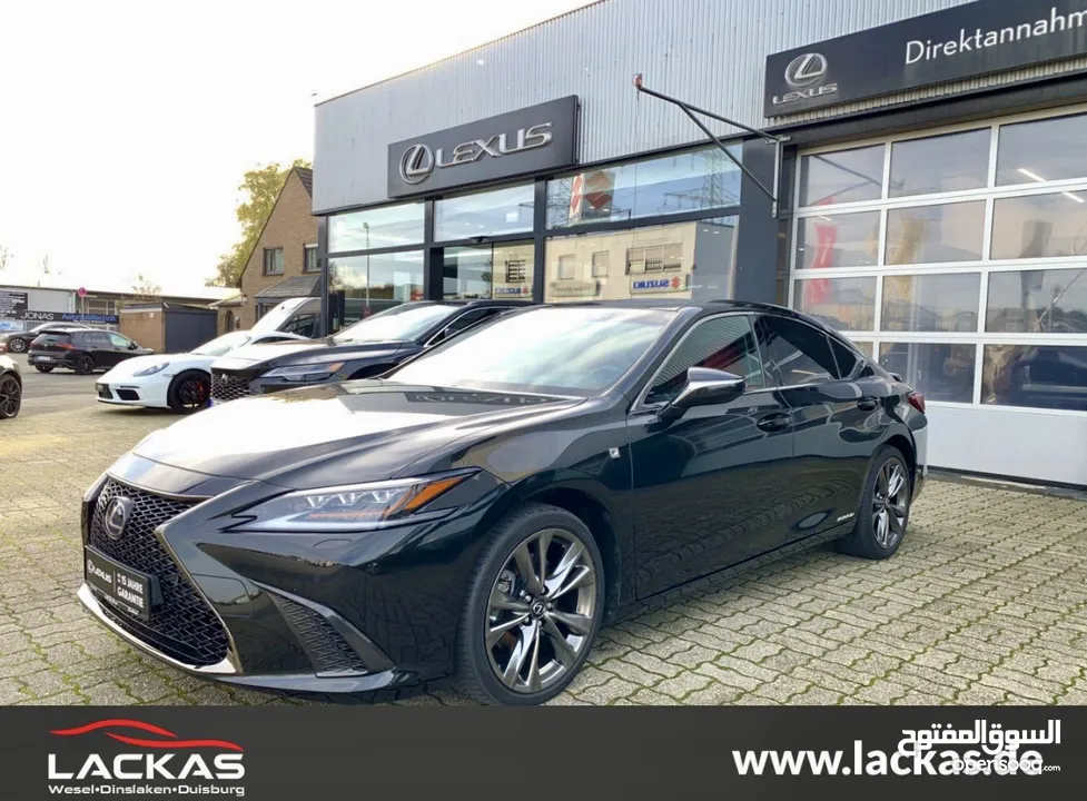 LEXUS ES300 F SPORT 2020 داخل احمر