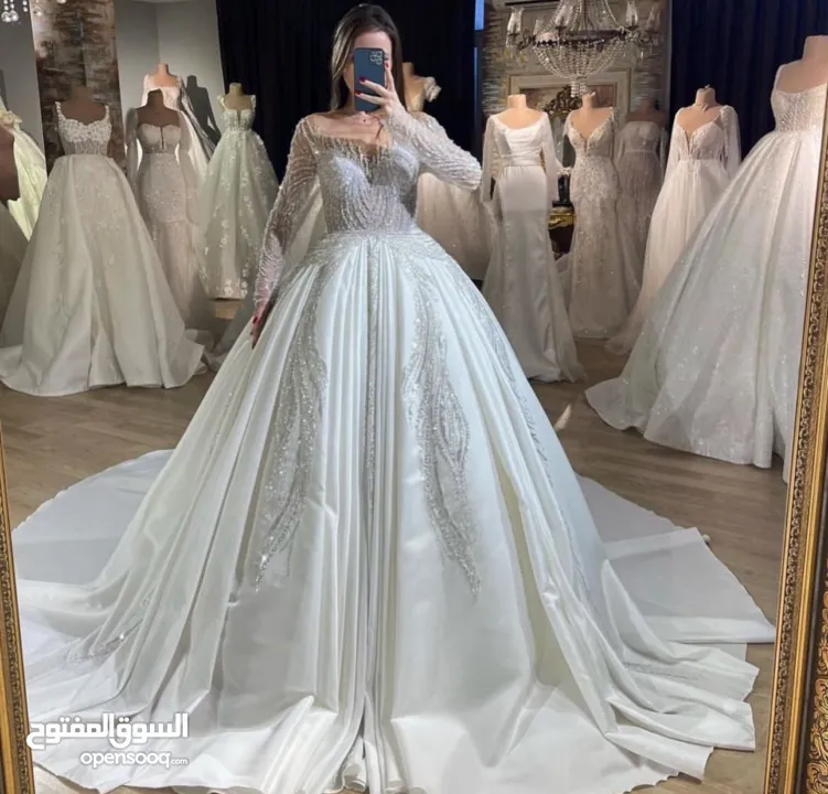 فساتين زفاف وخطوبة بالجملة
