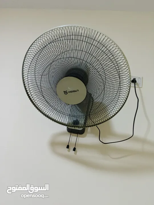 اثاث مكتبي كامل بحالة جيدة للبيع