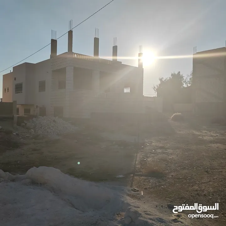 اعلان بيت طابقين للبيع حي نواره الجنوبي(حي كثلوم) بالقرب من مستشفى ساره