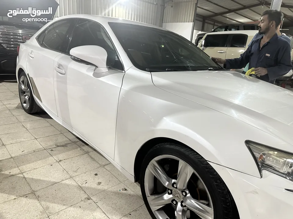 Lexsus is 350 , model 2014 in good condition لكزس اي إس 350 للبيع في حالة جيدة جدا