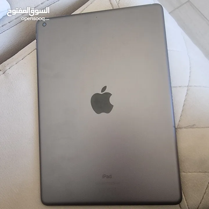 ipad (8th generation) في حالة ممتازة