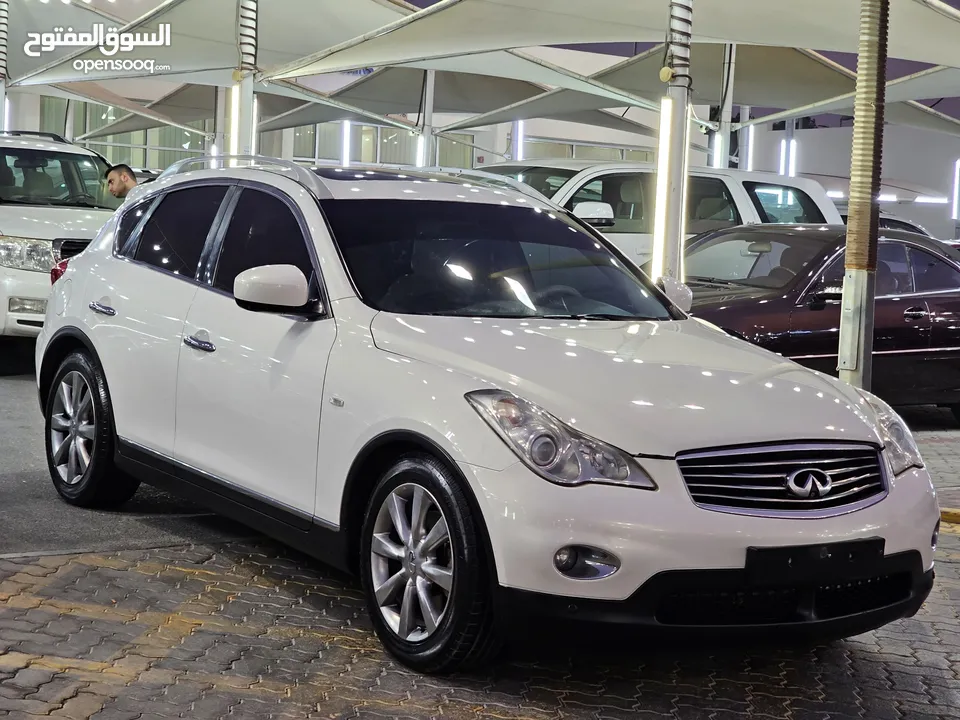 The best car / family and economical / from the Japanese Infiniti category, Infiniti EX 35,/2012/GCC