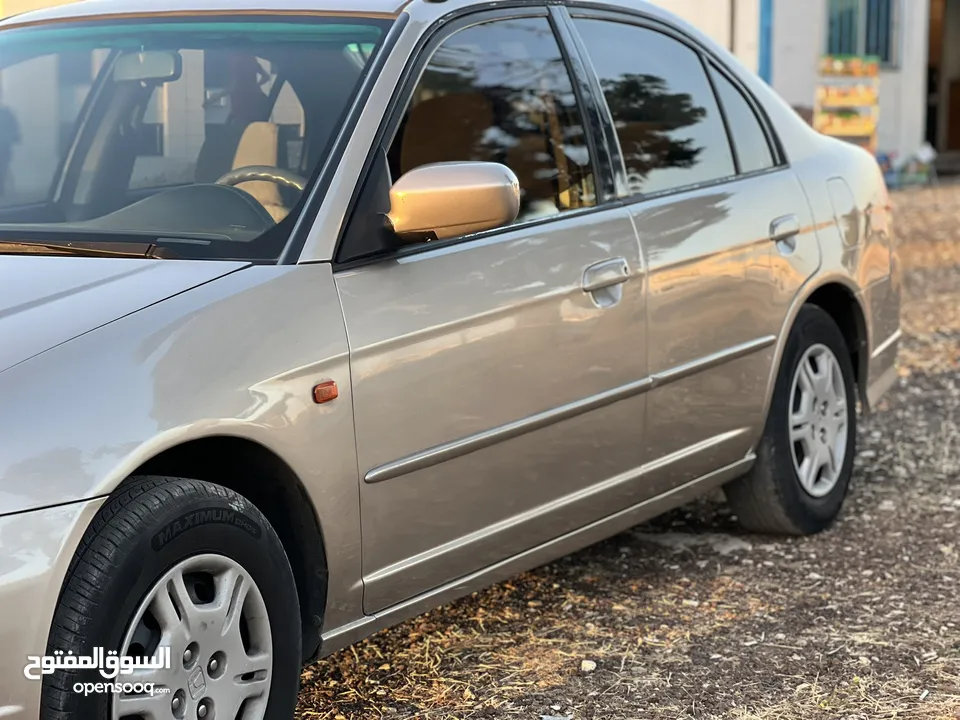هوندا سيفك موديل 2002 جير اتوماتيك لون مميز للبيع