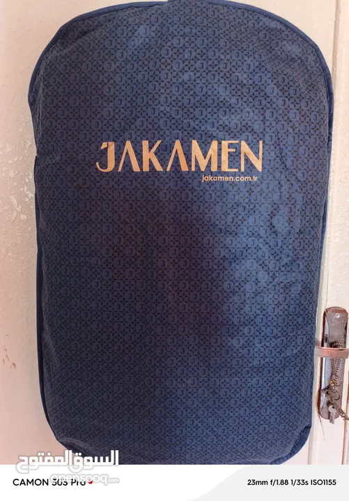 بدلة كاملة ماركة JAKAMEN صناعة تركية مستعمله لبسة واحده مقاس L . سعر الشراء 550 دينار وكالة.